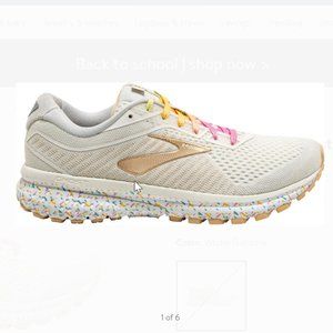ISO Brooks Ghost 12 Vanilla Sprinkles/White